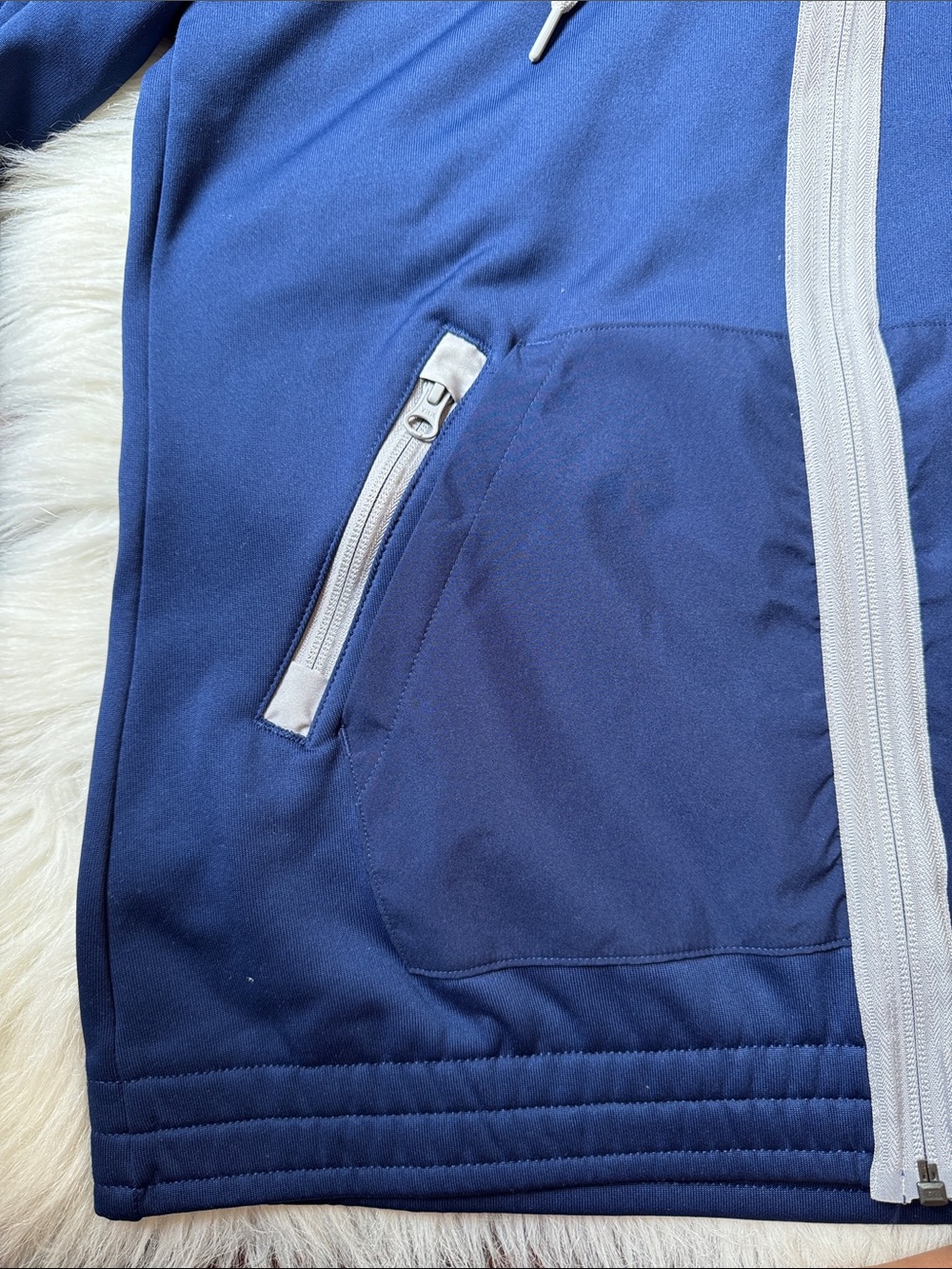 NWT adidas Navy Toronto Maple Leafs Full-Zip Hoodie with Gray Trim - Picture 5 of 5